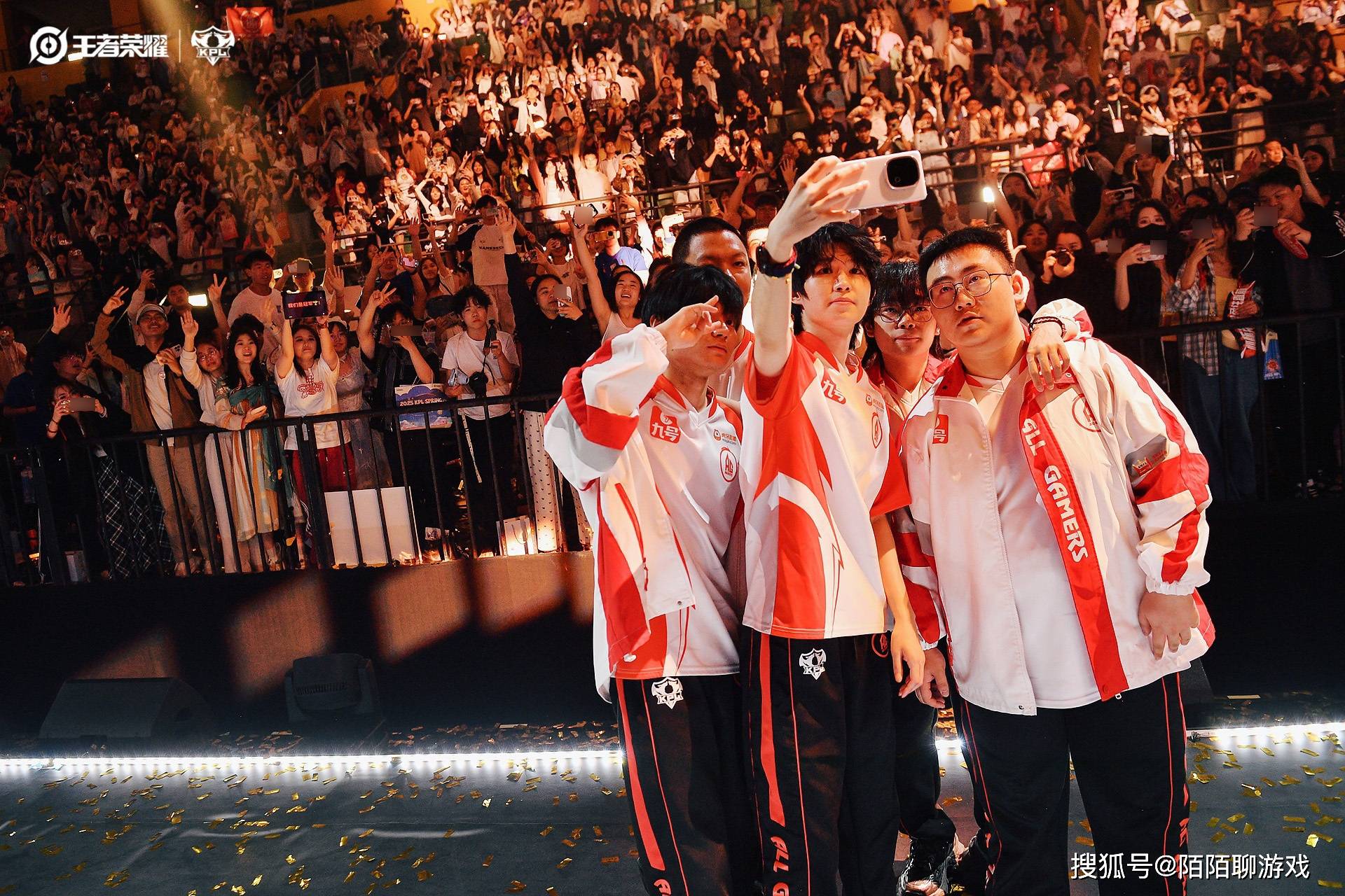 JDG绝杀BLG，Keria拿下关键大龙宿敌对决成都决赛之夜，留下经典瞬间的简单介绍