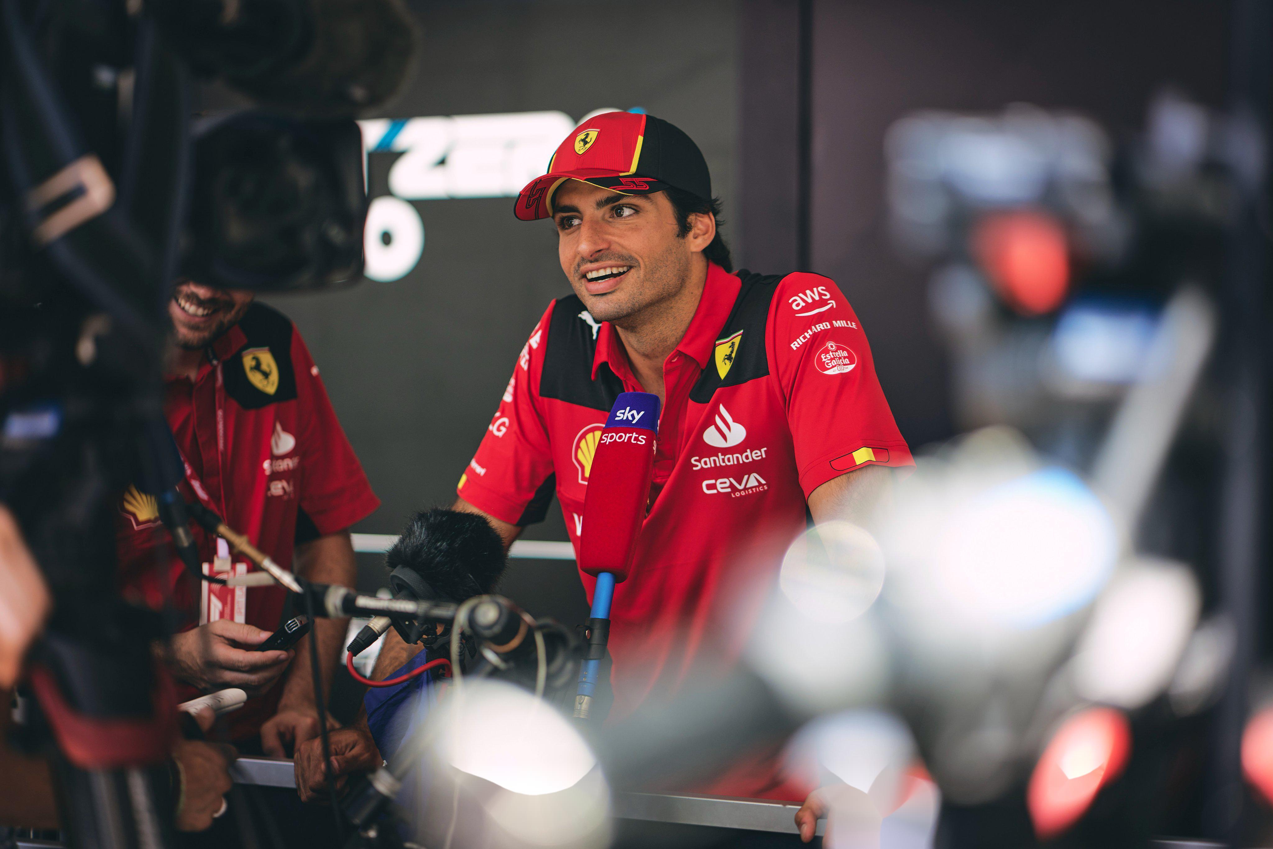 包含红牛二队横扫法拉利，塞恩斯高光表现的词条