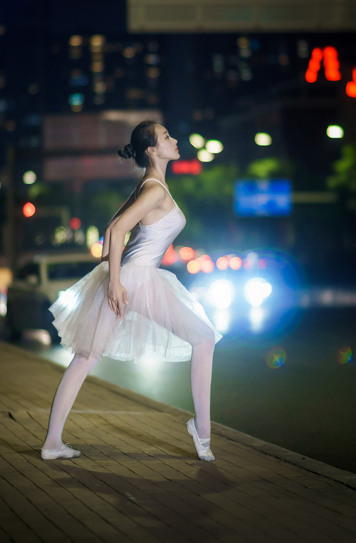 开云体育平台APP-弱旅掀翻豪门，老兵正名自我，足球世界没有不可能