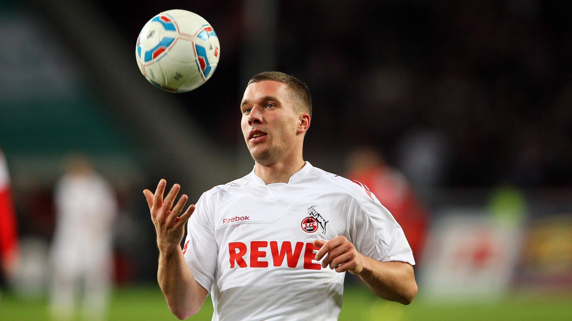 开云体育官网-奇才爆冷击溃76人！华盛顿克莱三分暴雨提前终结悬念